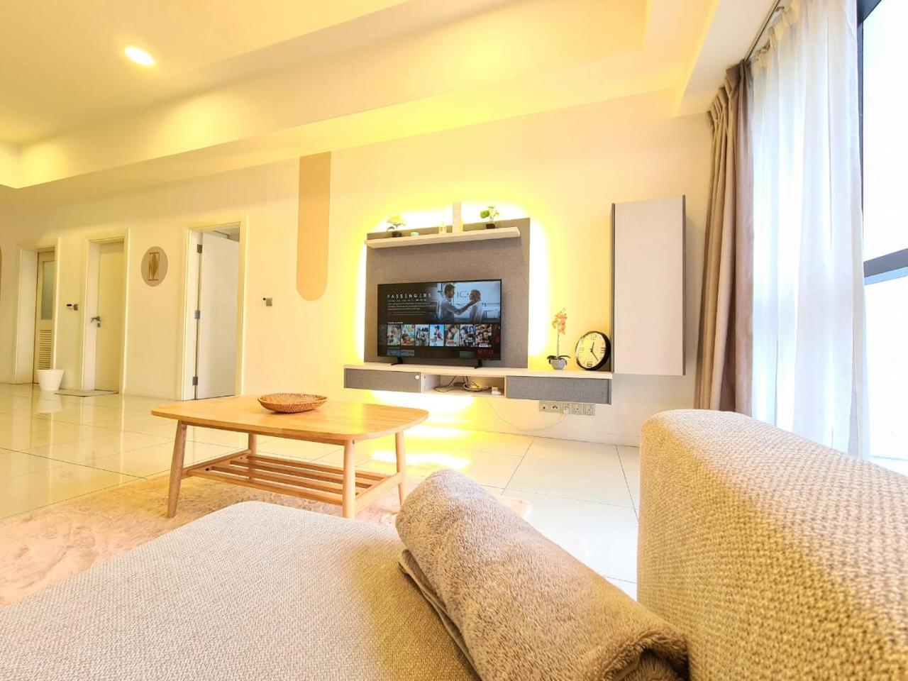 M Service Klcc Apartment *